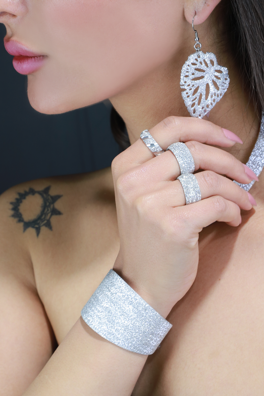 ES Orecchini Foglie Traforate